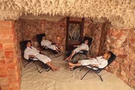 Step into Wellness: Natural Detoxification with Salt Cave Therapy